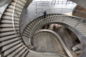 Musée de la Romanité de Nimes modèle escalier métallique YSOGLASS (architecte Elizabeth De Portzamparc)