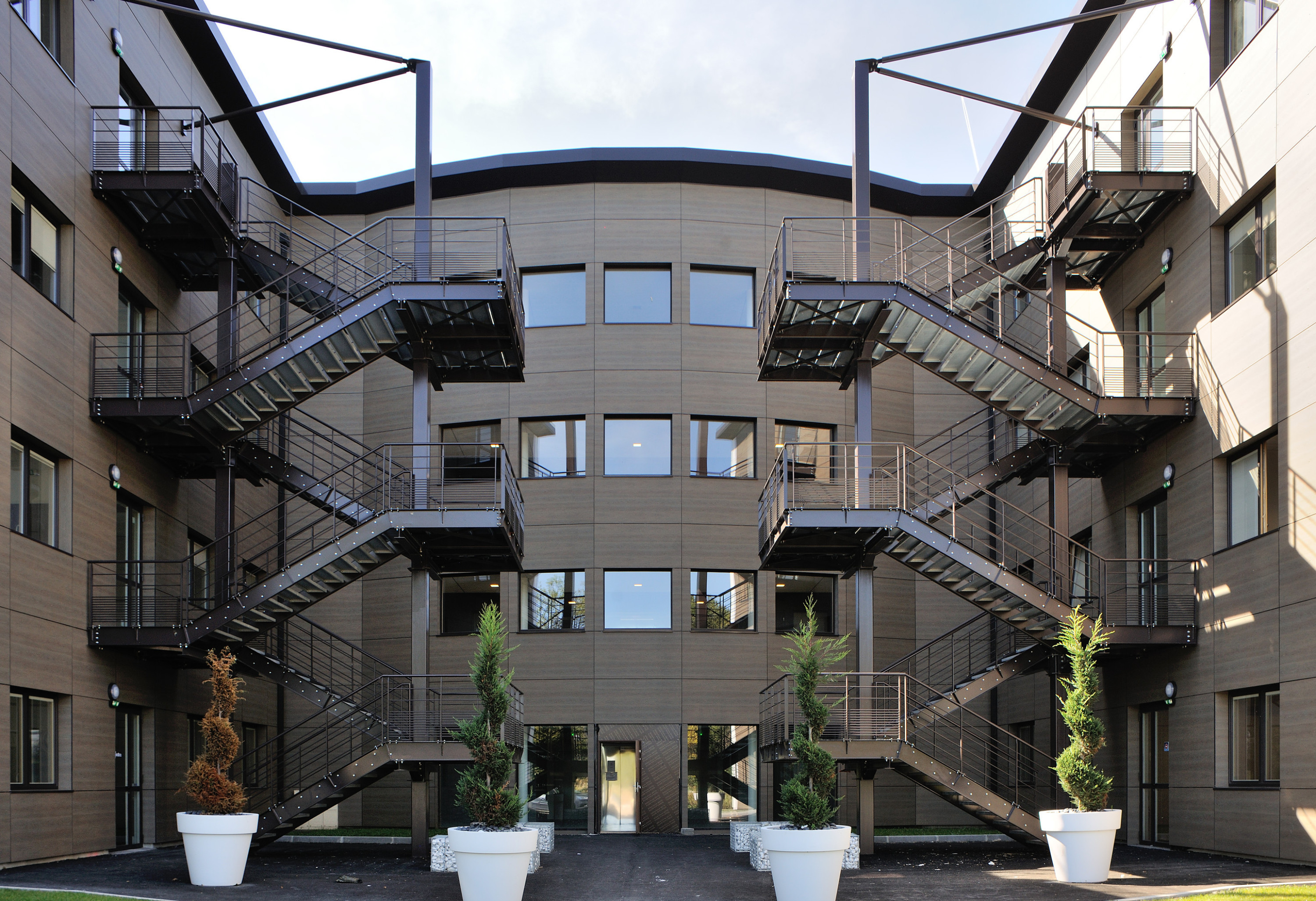 Escalier droit monumental