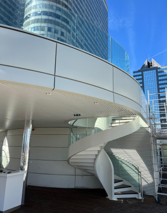 Chantier exceptionnel à la défense avec hélitreuillage Chantier exceptionnel à la défense avec hélitreuillage